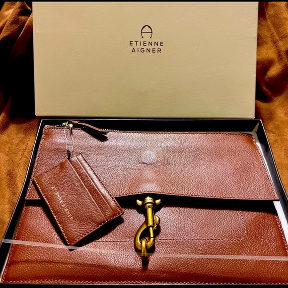 Etienne Aigner Harper Large clutch New in box - Picture 1 of 4